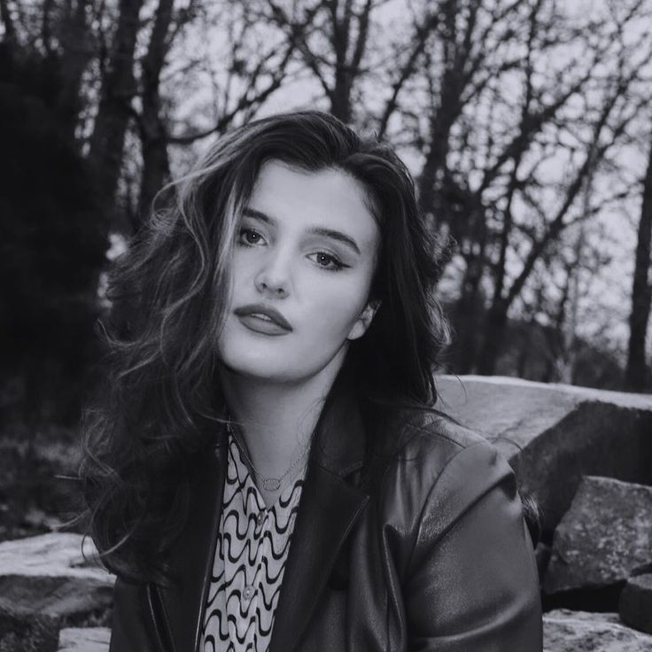 Black and White Photoshoot Ideas Black and White Photoshoot Ideas