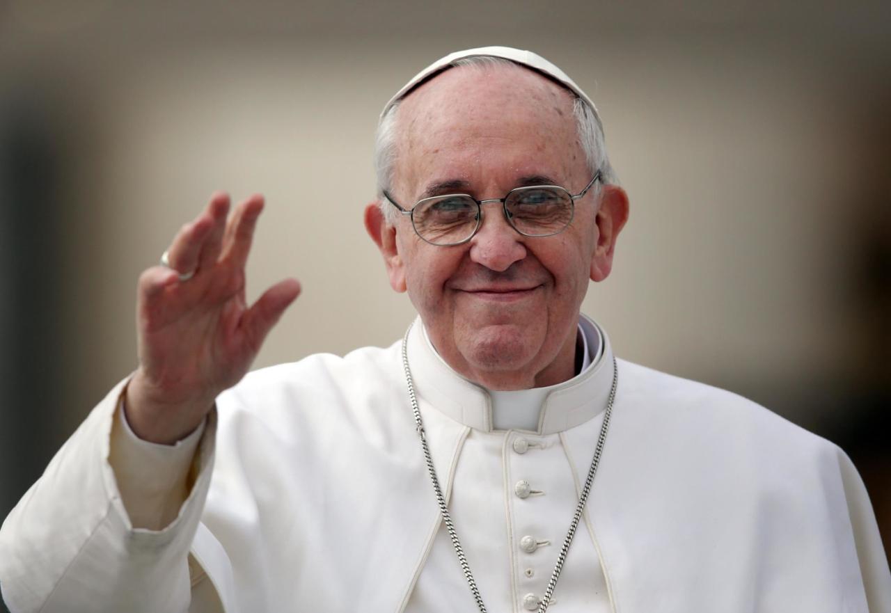 Rosa Rubicondior: Muddled Pope Tries To Face Both Ways